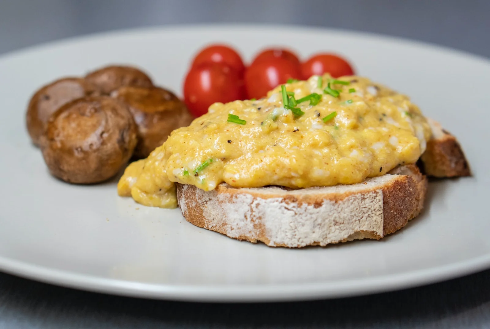 How to Cook Scrambled Eggs in an Air Fryer