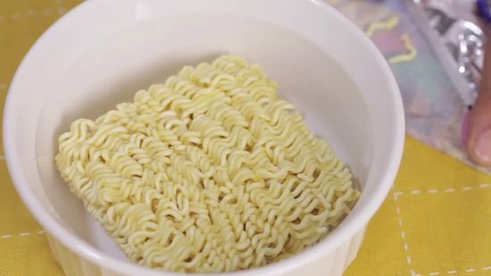 can-you-microwave-cup-noodles-kitchen-safety-read