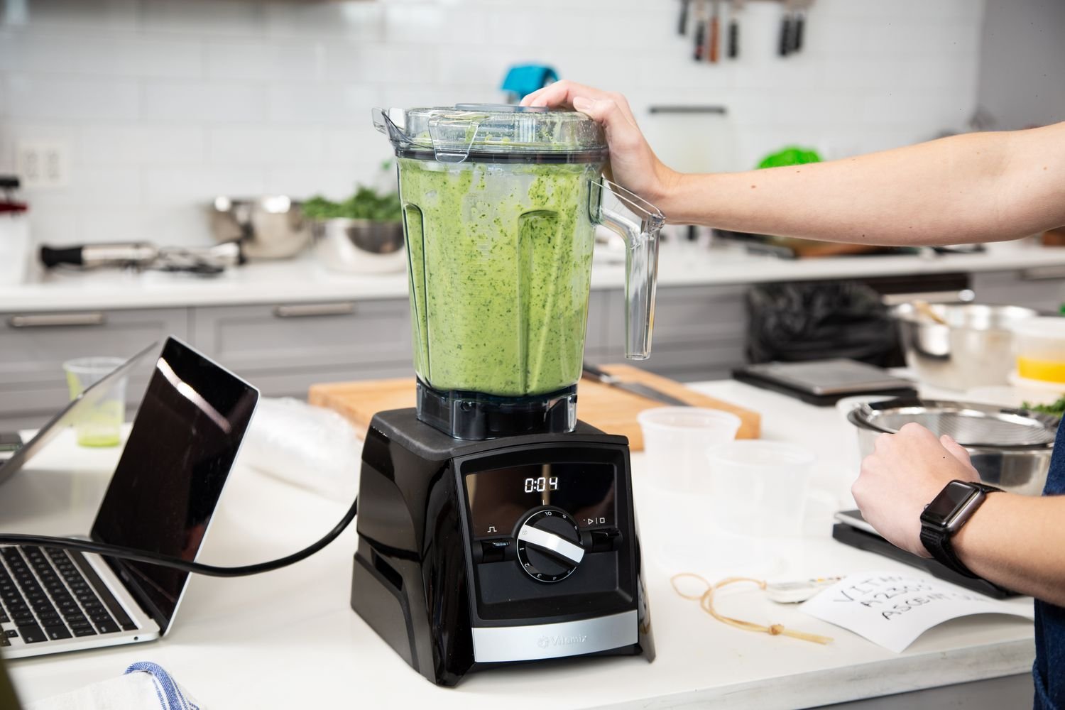 Vitamix 750 vs 7500 Blenders Compared: Performance Guide – The Kitchen ...