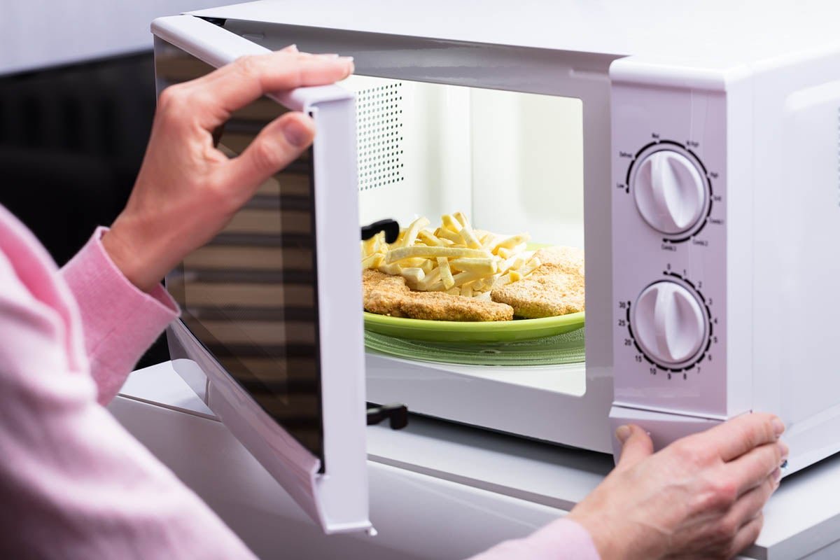 why-your-microwave-is-making-strange-noises-easy-solve