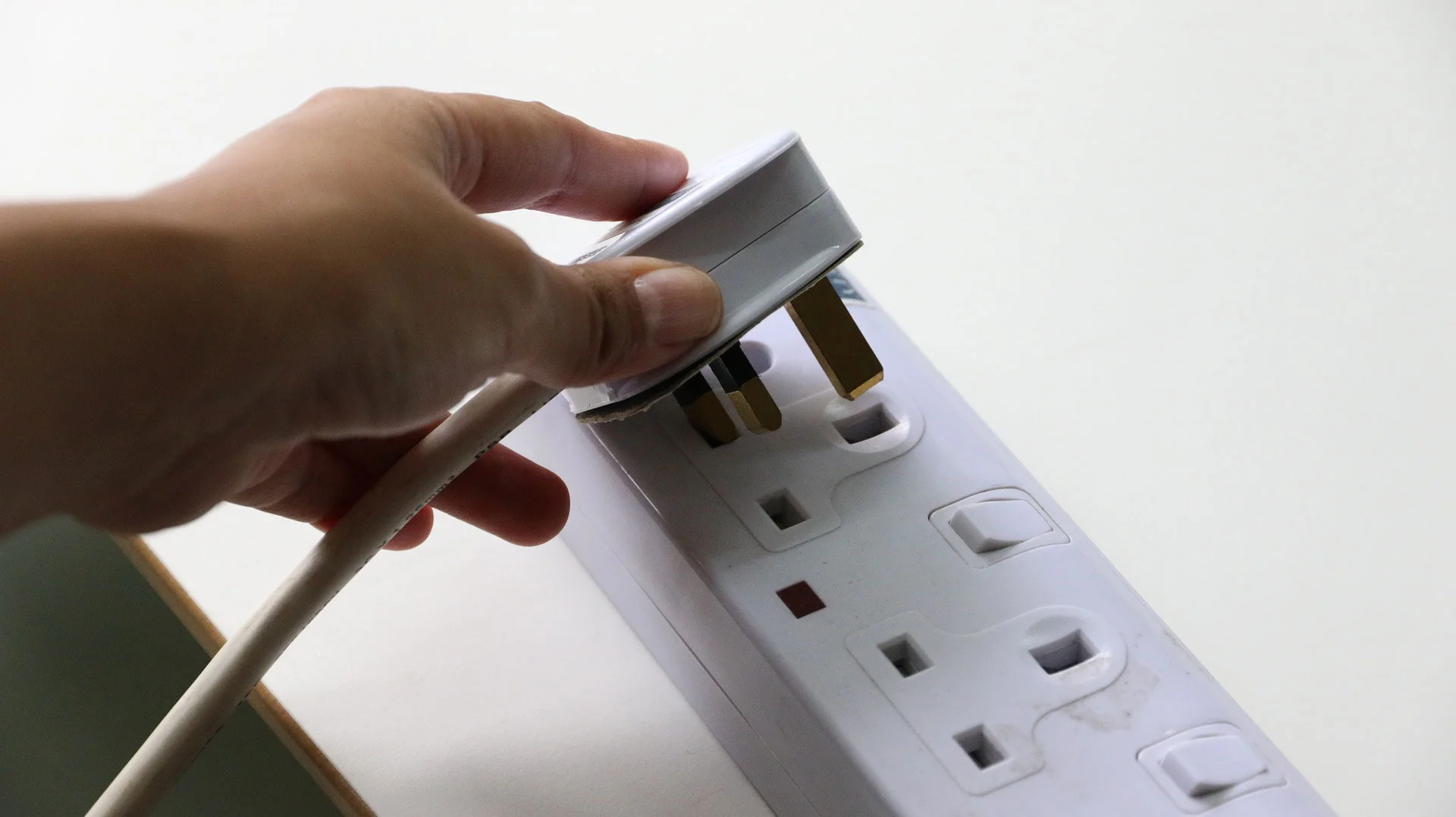 can-you-plug-your-freezer-into-an-extension-cord-safely
