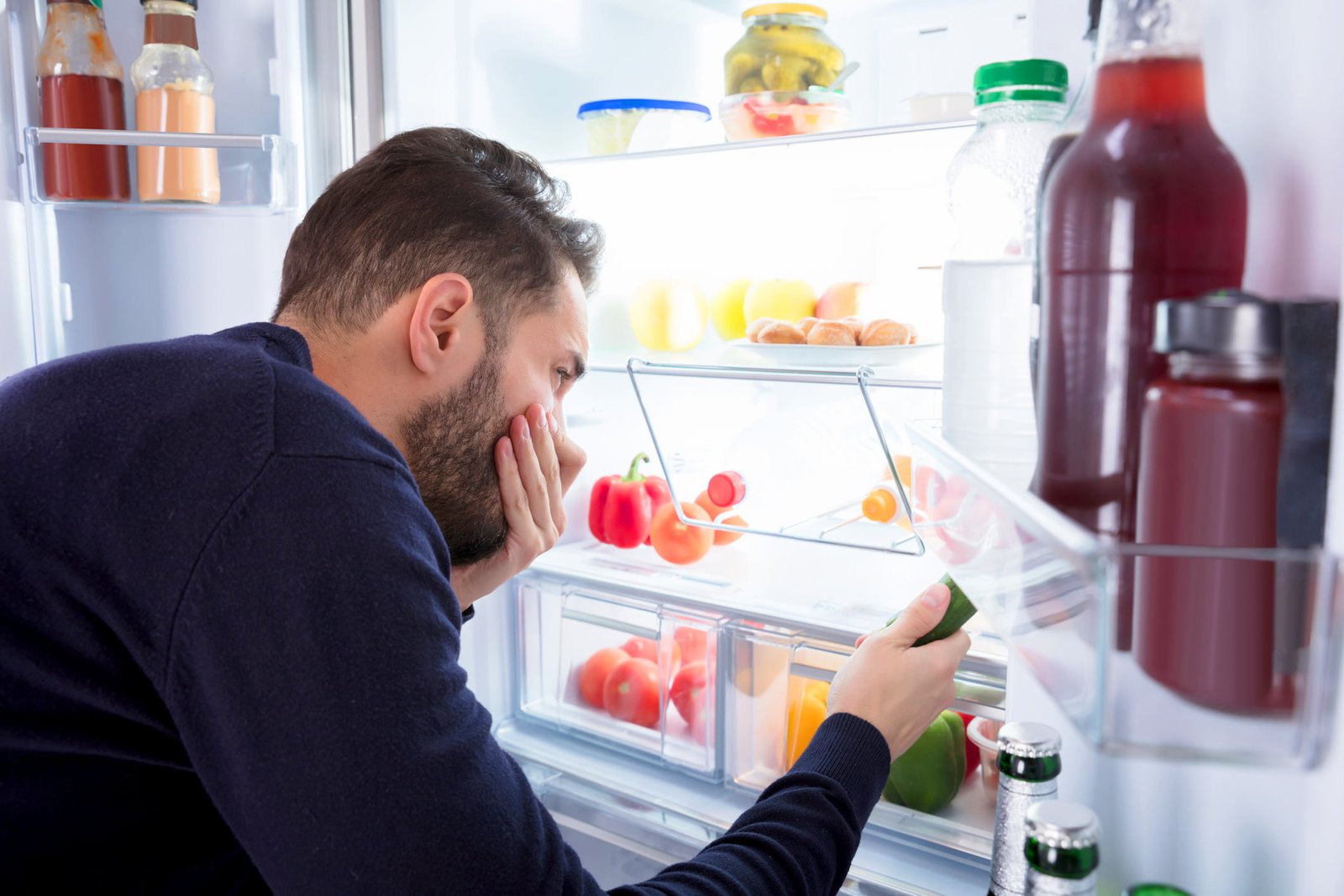 why-does-your-freezer-smell-of-chemicals-causes-solutions