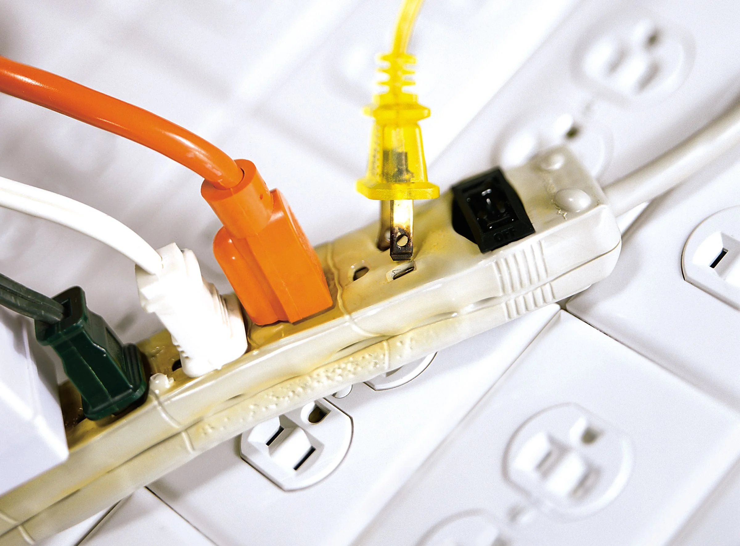 can-you-plug-a-mini-fridge-into-a-surge-protector