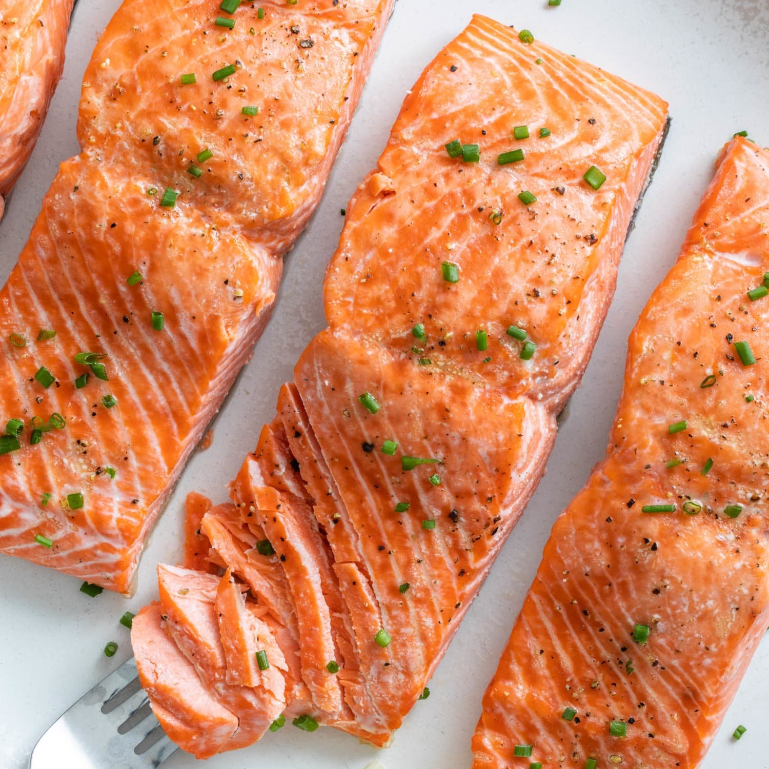 how-long-does-cooked-salmon-last-in-the-fridge