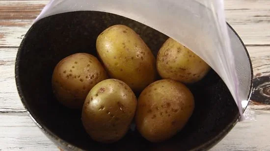 how-to-boil-potatoes-in-a-microwave