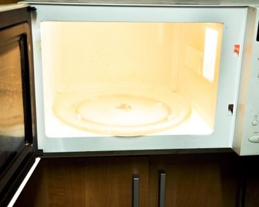 how-to-replace-your-frigidaire-microwave-light-bulb