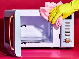 how-to-clean-your-microwave-a-food-safety-expert-dives-in